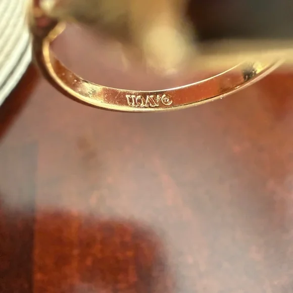 Vintage Stamped Avon Ring Size 6.75 - Picture 3 of 4
